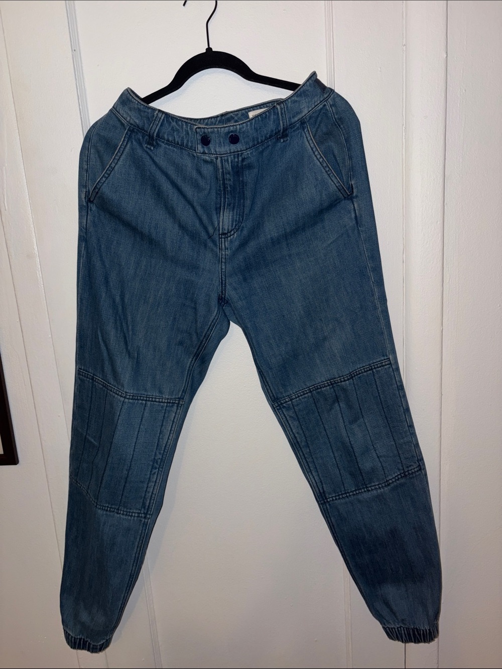 Women’s Blue Jogger-Style Jeans